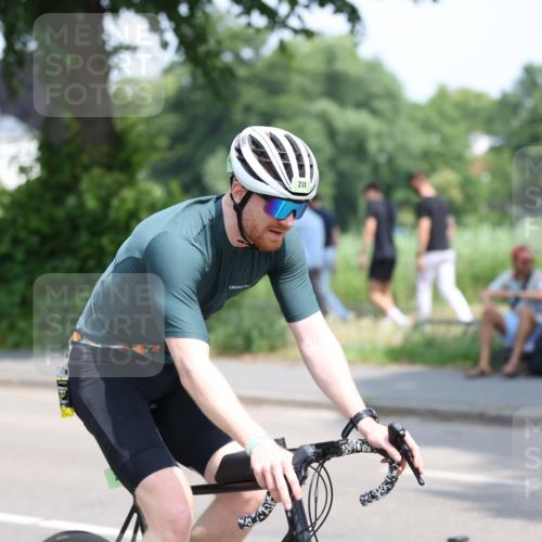 15.06.2025 - 7 Türme Triathlon Yannick Fuchs http://msf.ph/oto/8002531 15.06.2025 12:30:01 Radfahren 457 meine-sportfotos.de