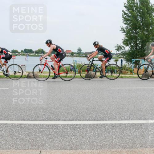 21.06.2025 - 27. Vierlanden-Triathlon H.Heesch http://msf.ph/oto/8002535 15.06.2025 12:41:37 Radfahren 908, 1089, 1090, 1091, 1092 meine-sportfotos.de