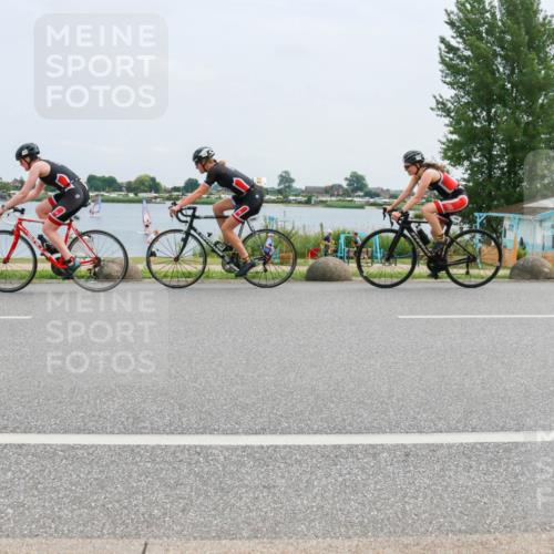 21.06.2025 - 27. Vierlanden-Triathlon H.Heesch http://msf.ph/oto/8002541 15.06.2025 12:41:37 Radfahren 908, 1089, 1090, 1091, 1092 meine-sportfotos.de