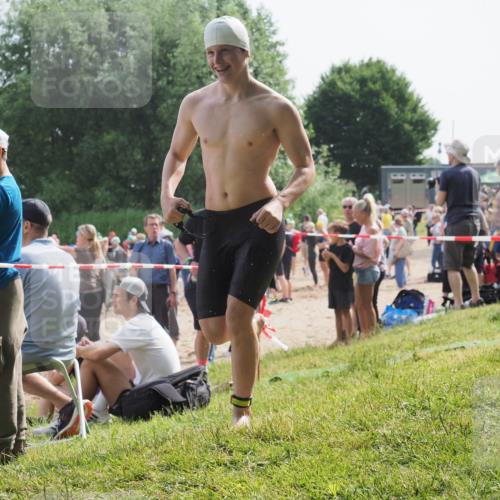 15.06.2025 - 27. Vierlanden-Triathlon KatJ http://msf.ph/oto/8002542 15.06.2025 09:58:21 Schwimmen 289, 321, 360 meine-sportfotos.de