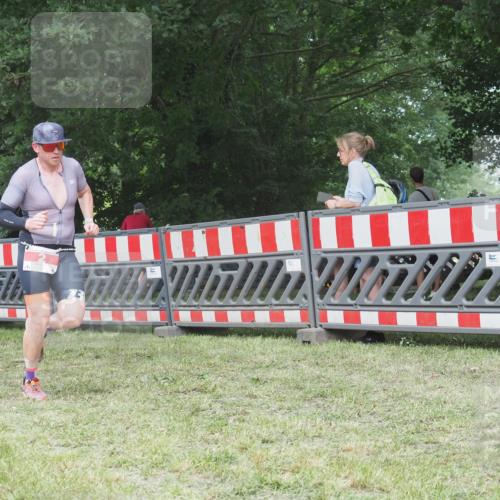 21.06.2025 - 27. Vierlanden-Triathlon KatJ http://msf.ph/oto/8002564 15.06.2025 12:56:13 Ziel 2 meine-sportfotos.de