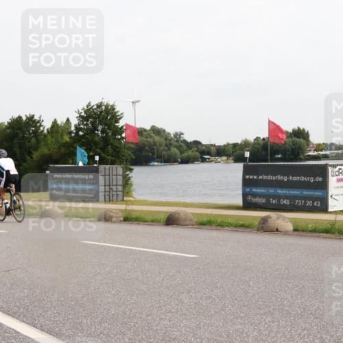 15.06.2025 - 27. Vierlanden-Triathlon H.Heesch http://msf.ph/oto/8002566 15.06.2025 10:28:48 Radfahren 26, 71 meine-sportfotos.de