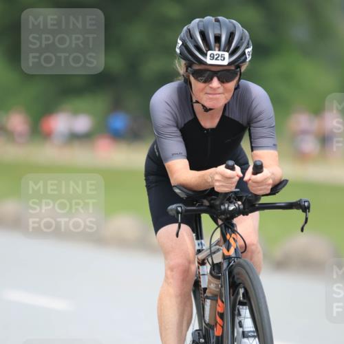 21.06.2025 - 27. Vierlanden-Triathlon H.Heesch http://msf.ph/oto/8002577 15.06.2025 12:42:11 Radfahren 687, 776, 815, 925 meine-sportfotos.de
