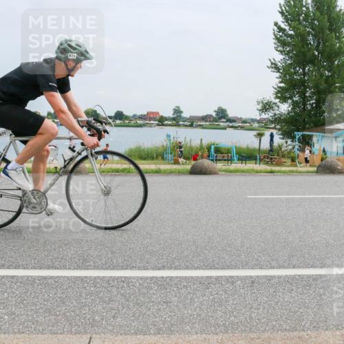 21.06.2025 - 27. Vierlanden-Triathlon H.Heesch http://msf.ph/oto/8002593 15.06.2025 12:41:43 Radfahren 671, 1089, 1090, 1091, 1092 meine-sportfotos.de