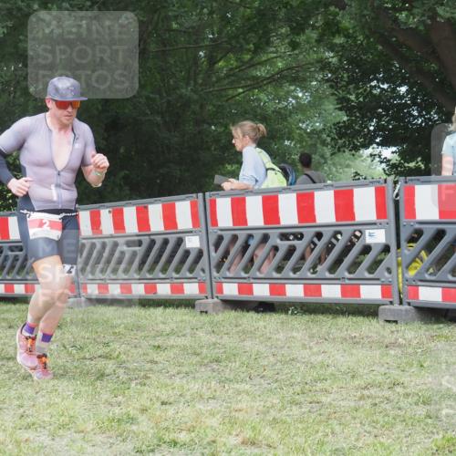21.06.2025 - 27. Vierlanden-Triathlon KatJ http://msf.ph/oto/8002617 15.06.2025 12:56:14 Ziel 2 meine-sportfotos.de