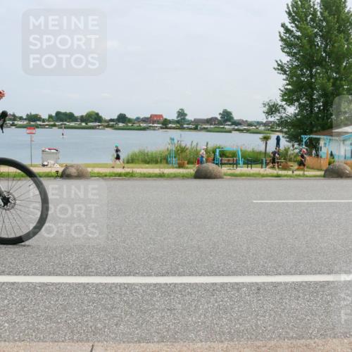21.06.2025 - 27. Vierlanden-Triathlon H.Heesch http://msf.ph/oto/8002626 15.06.2025 12:42:05 Radfahren 878 meine-sportfotos.de