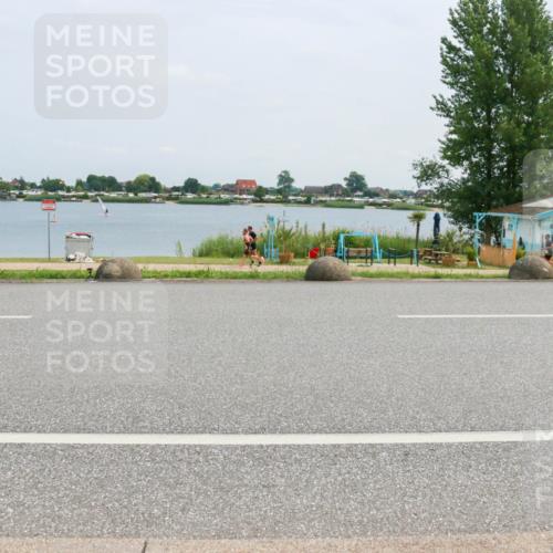 21.06.2025 - 27. Vierlanden-Triathlon H.Heesch http://msf.ph/oto/8002645 15.06.2025 12:42:10 Radfahren 687, 815, 925 meine-sportfotos.de
