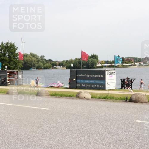 21.06.2025 - 27. Vierlanden-Triathlon H.Heesch http://msf.ph/oto/8002649 15.06.2025 11:47:18 Radfahren 717, 787 meine-sportfotos.de