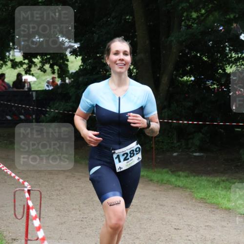 21.06.2025 - 27. Vierlanden-Triathlon Lena Gebhardt http://msf.ph/oto/8002651 15.06.2025 14:09:57 Laufen 202, 1289 meine-sportfotos.de