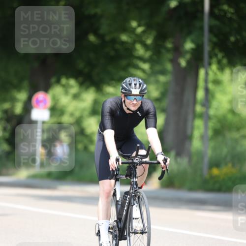 15.06.2025 - 7 Türme Triathlon Yannick Fuchs http://msf.ph/oto/8002652 15.06.2025 12:30:13 Radfahren 218, 303, 582 meine-sportfotos.de