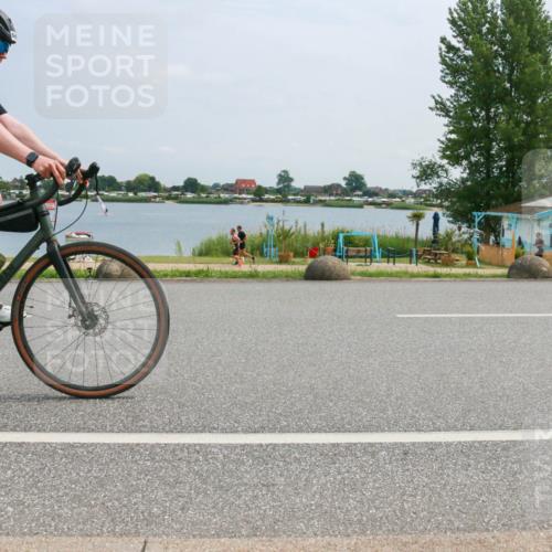 21.06.2025 - 27. Vierlanden-Triathlon H.Heesch http://msf.ph/oto/8002660 15.06.2025 12:42:10 Radfahren 687, 815, 925 meine-sportfotos.de