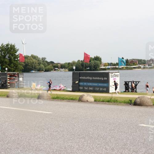 21.06.2025 - 27. Vierlanden-Triathlon H.Heesch http://msf.ph/oto/8002663 15.06.2025 11:47:19 Radfahren 717, 787 meine-sportfotos.de