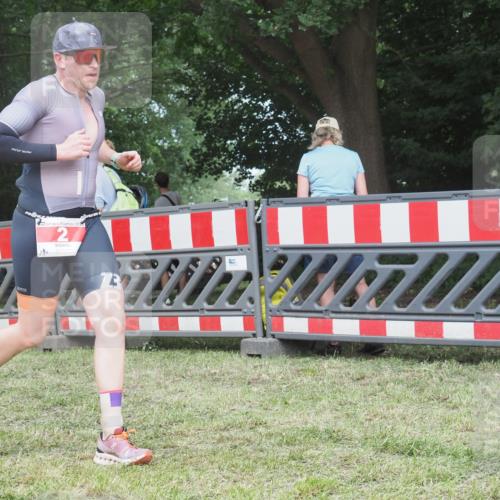 21.06.2025 - 27. Vierlanden-Triathlon KatJ http://msf.ph/oto/8002679 15.06.2025 12:56:14 Ziel 2 meine-sportfotos.de