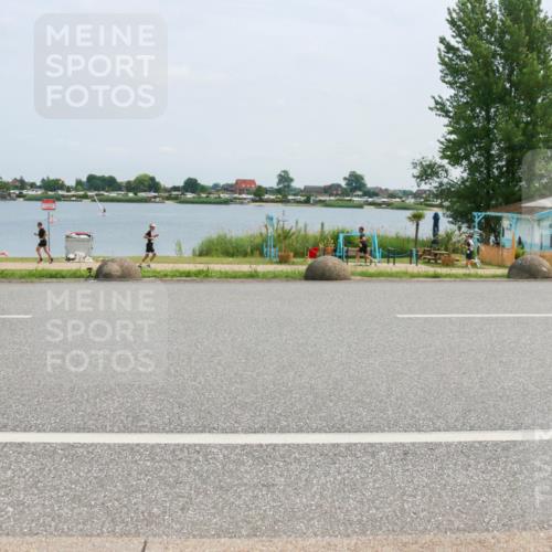 21.06.2025 - 27. Vierlanden-Triathlon H.Heesch http://msf.ph/oto/8002697 15.06.2025 12:42:13 Radfahren 687, 776, 815, 925 meine-sportfotos.de