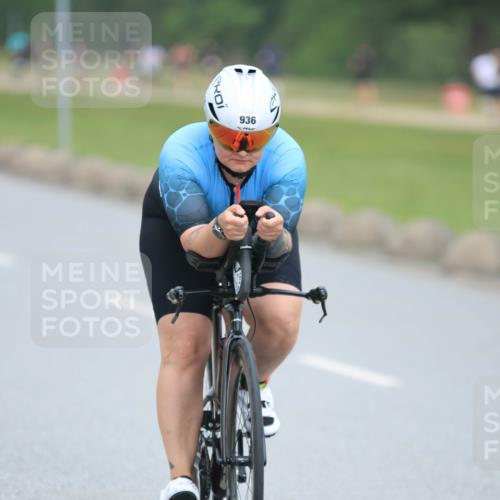 21.06.2025 - 27. Vierlanden-Triathlon H.Heesch http://msf.ph/oto/8002721 15.06.2025 12:43:08 Radfahren 917, 936 meine-sportfotos.de