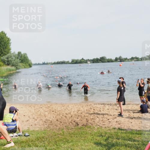 21.06.2025 - 27. Vierlanden-Triathlon MichiJ http://msf.ph/oto/8002726 15.06.2026 10:05:29 Schwimmen 366, 378, 393, 402, 409, 456 meine-sportfotos.de