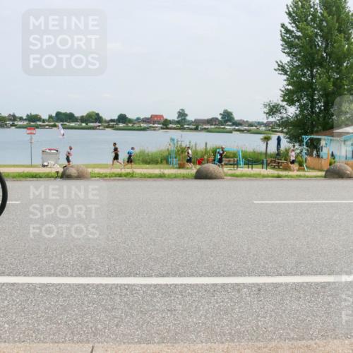 21.06.2025 - 27. Vierlanden-Triathlon H.Heesch http://msf.ph/oto/8002735 15.06.2025 12:42:16 Radfahren 776, 925 meine-sportfotos.de