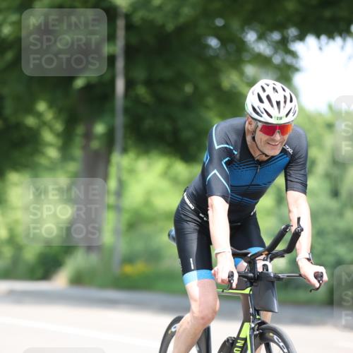 15.06.2025 - 7 Türme Triathlon Yannick Fuchs http://msf.ph/oto/8002744 15.06.2025 12:30:16 Radfahren 218, 303, 582 meine-sportfotos.de