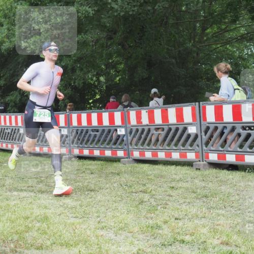 21.06.2025 - 27. Vierlanden-Triathlon KatJ http://msf.ph/oto/8002768 15.06.2025 12:56:40 Ziel 725, 1004, 1006, 1007, 1008 meine-sportfotos.de