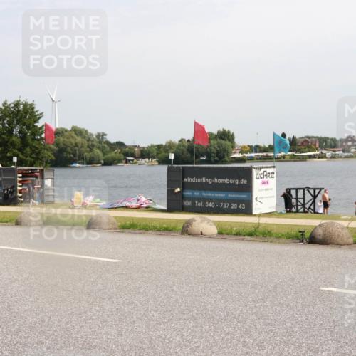 21.06.2025 - 27. Vierlanden-Triathlon H.Heesch http://msf.ph/oto/8002776 15.06.2025 11:47:24 Radfahren 787 meine-sportfotos.de