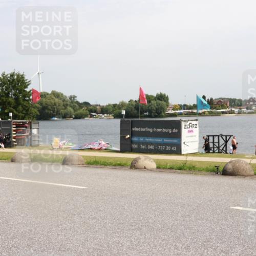 21.06.2025 - 27. Vierlanden-Triathlon H.Heesch http://msf.ph/oto/8002784 15.06.2025 11:47:25 Radfahren 787 meine-sportfotos.de
