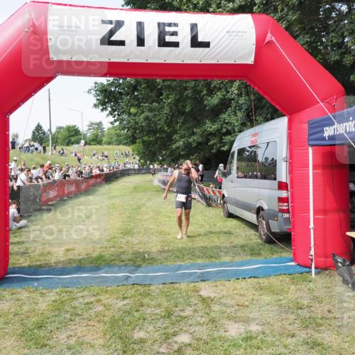 21.06.2025 - 27. Vierlanden-Triathlon MichiJ http://msf.ph/oto/8002807 15.06.2026 11:26:59 Ziel 188 meine-sportfotos.de