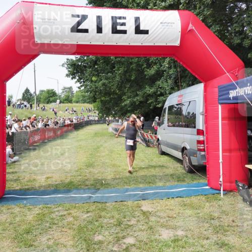 21.06.2025 - 27. Vierlanden-Triathlon MichiJ http://msf.ph/oto/8002822 15.06.2026 11:26:59 Ziel 188 meine-sportfotos.de