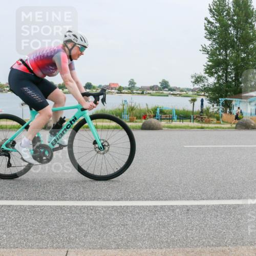 21.06.2025 - 27. Vierlanden-Triathlon H.Heesch http://msf.ph/oto/8002844 15.06.2025 12:44:05 Radfahren 876 meine-sportfotos.de