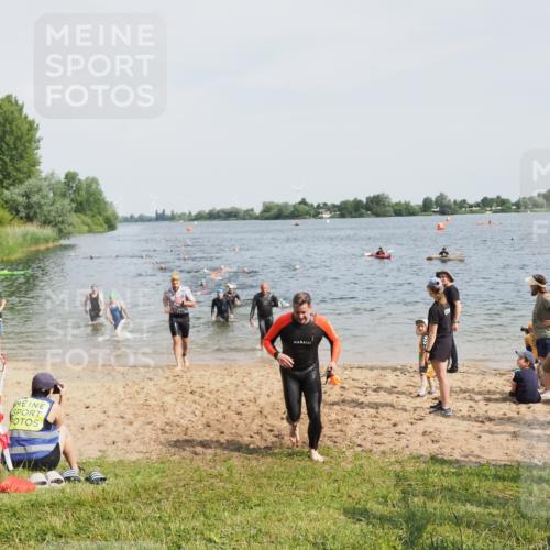 21.06.2025 - 27. Vierlanden-Triathlon MichiJ http://msf.ph/oto/8002845 15.06.2026 10:05:35 Schwimmen 366, 378, 401, 409, 413 meine-sportfotos.de