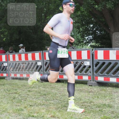 21.06.2025 - 27. Vierlanden-Triathlon KatJ http://msf.ph/oto/8002847 15.06.2025 12:56:41 Ziel 725, 1004, 1006, 1007, 1008 meine-sportfotos.de