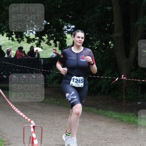 21.06.2025 - 27. Vierlanden-Triathlon Lena Gebhardt http://msf.ph/oto/8002856 15.06.2025 14:11:50 Laufen 2025, 1245 meine-sportfotos.de