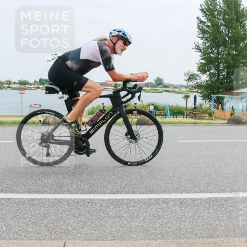 21.06.2025 - 27. Vierlanden-Triathlon H.Heesch http://msf.ph/oto/8002859 15.06.2025 12:44:20 Radfahren 800, 849 meine-sportfotos.de