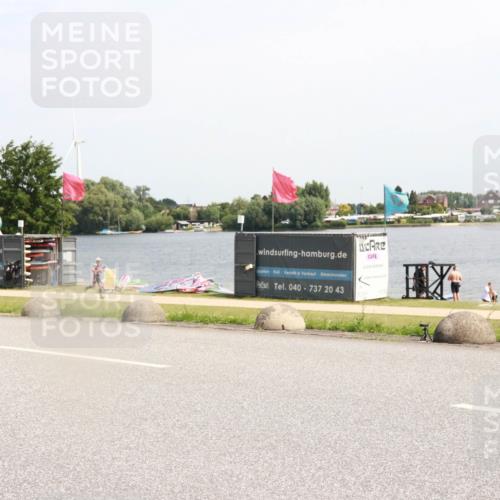 21.06.2025 - 27. Vierlanden-Triathlon H.Heesch http://msf.ph/oto/8002863 15.06.2025 11:47:30 Radfahren 684, 934 meine-sportfotos.de