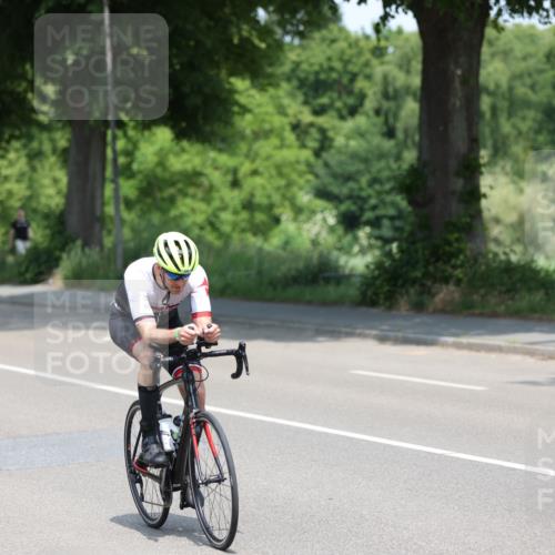 15.06.2025 - 7 Türme Triathlon Yannick Fuchs http://msf.ph/oto/8002875 15.06.2025 12:30:57 Radfahren 286, 320 meine-sportfotos.de