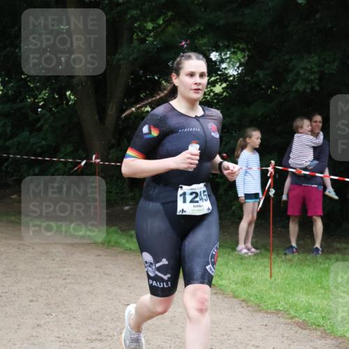21.06.2025 - 27. Vierlanden-Triathlon Lena Gebhardt http://msf.ph/oto/8002878 15.06.2025 14:11:51 Laufen 1245, 14 meine-sportfotos.de