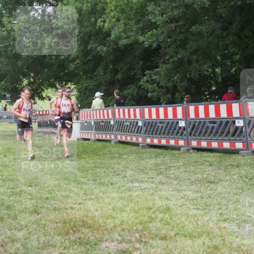 21.06.2025 - 27. Vierlanden-Triathlon KatJ http://msf.ph/oto/8002886 15.06.2025 12:56:43 Ziel 1004, 1006, 1007, 1008 meine-sportfotos.de