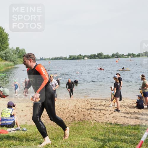 21.06.2025 - 27. Vierlanden-Triathlon MichiJ http://msf.ph/oto/8002901 15.06.2026 10:05:37 Schwimmen 366, 378, 401, 413, 450 meine-sportfotos.de