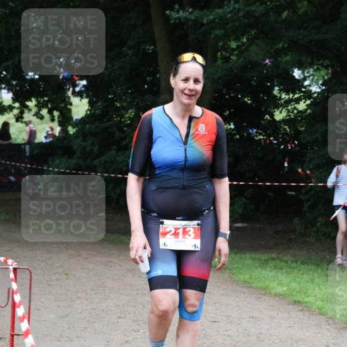 21.06.2025 - 27. Vierlanden-Triathlon Lena Gebhardt http://msf.ph/oto/8002911 15.06.2025 14:14:01 Laufen 213, 14 meine-sportfotos.de