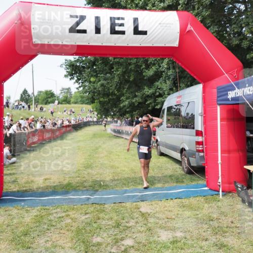 21.06.2025 - 27. Vierlanden-Triathlon MichiJ http://msf.ph/oto/8002912 15.06.2026 11:27:00 Ziel 188 meine-sportfotos.de