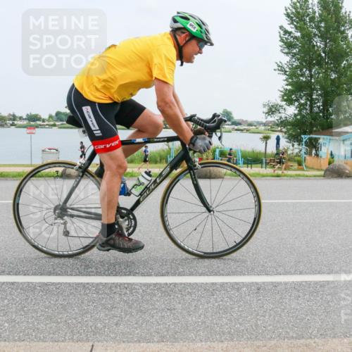 21.06.2025 - 27. Vierlanden-Triathlon H.Heesch http://msf.ph/oto/8002921 15.06.2025 12:44:35 Radfahren 956 meine-sportfotos.de