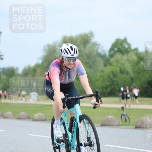 21.06.2025 - 27. Vierlanden-Triathlon H.Heesch http://msf.ph/oto/8002932 15.06.2025 12:44:02 Radfahren 876 meine-sportfotos.de