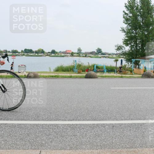 21.06.2025 - 27. Vierlanden-Triathlon H.Heesch http://msf.ph/oto/8002934 15.06.2025 12:44:41 Radfahren 898 meine-sportfotos.de