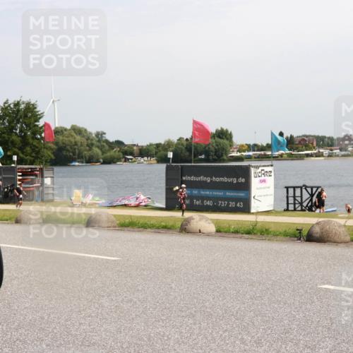 21.06.2025 - 27. Vierlanden-Triathlon H.Heesch http://msf.ph/oto/8002936 15.06.2025 11:47:32 Radfahren 684, 934 meine-sportfotos.de
