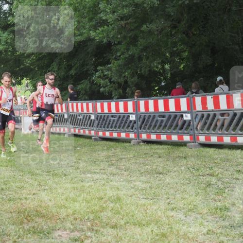 21.06.2025 - 27. Vierlanden-Triathlon KatJ http://msf.ph/oto/8002938 15.06.2025 12:56:43 Ziel 1004, 1006, 1007, 1008 meine-sportfotos.de