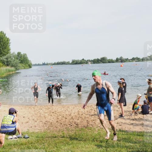 21.06.2025 - 27. Vierlanden-Triathlon MichiJ http://msf.ph/oto/8002949 15.06.2026 10:05:41 Schwimmen 366, 378, 392, 401, 413, 442, 450 meine-sportfotos.de