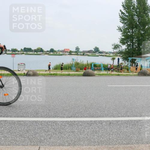21.06.2025 - 27. Vierlanden-Triathlon H.Heesch http://msf.ph/oto/8002952 15.06.2025 12:44:47 Radfahren 673, 719 meine-sportfotos.de