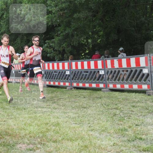 21.06.2025 - 27. Vierlanden-Triathlon KatJ http://msf.ph/oto/8002955 15.06.2025 12:56:44 Ziel 1004, 1006, 1007, 1008 meine-sportfotos.de