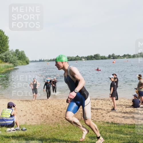 21.06.2025 - 27. Vierlanden-Triathlon MichiJ http://msf.ph/oto/8002964 15.06.2026 10:05:42 Schwimmen 366, 378, 392, 401, 413, 442, 450 meine-sportfotos.de