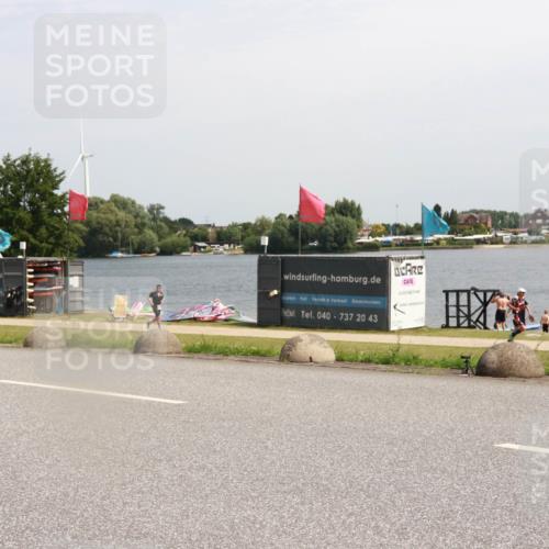 21.06.2025 - 27. Vierlanden-Triathlon H.Heesch http://msf.ph/oto/8002977 15.06.2025 11:47:35 Radfahren 649, 684, 934 meine-sportfotos.de