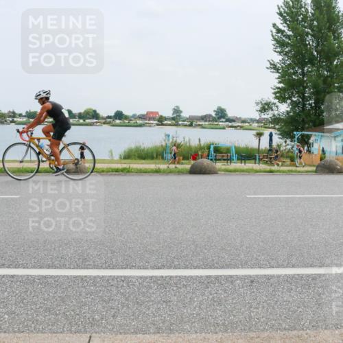 21.06.2025 - 27. Vierlanden-Triathlon H.Heesch http://msf.ph/oto/8002998 15.06.2025 12:44:53 Radfahren 893, 979 meine-sportfotos.de